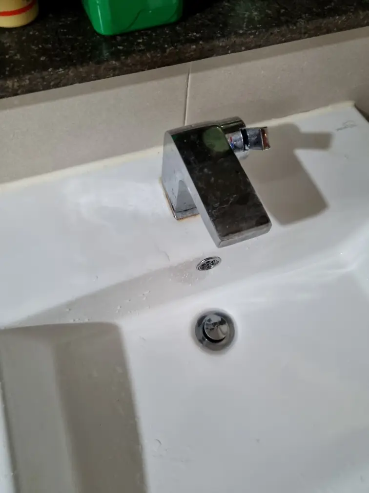 세면대 원홀 수전 교체, 한 손으로 깔끔하게 바꿔 드립니다.